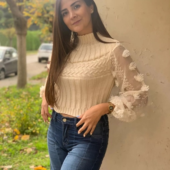 Combination Knit Cropped Sweater - Picture 11 of 12